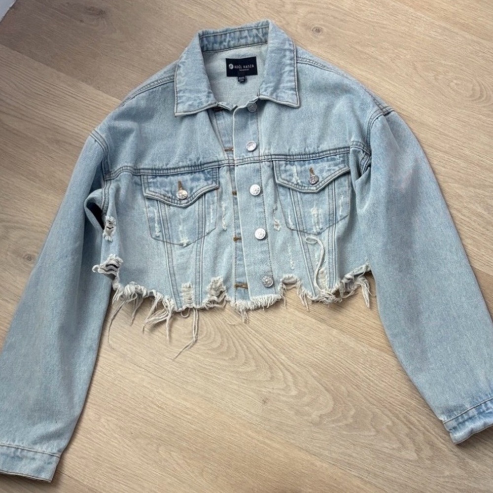 Adel Kasza Women’s Cropped Jean Statement Jacket - Picture 2 of 5